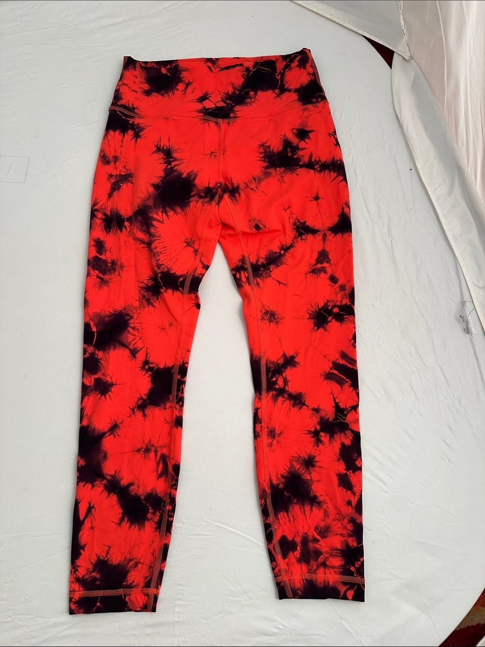 Lululemon Wunder Train High-rise tie dye carnation red and black tights